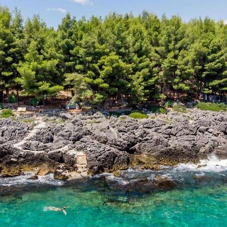 Life On Green Himare Exterior photo