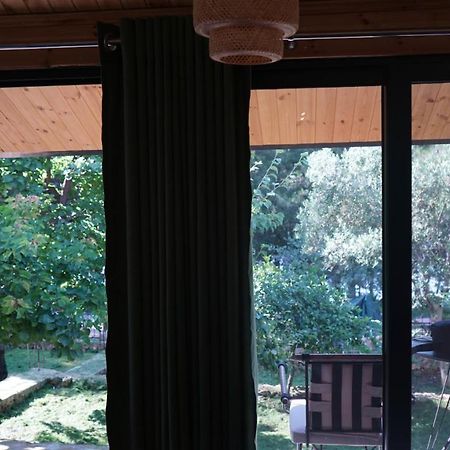 Life On Green Himare Exterior photo