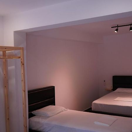Life On Green Himare Exterior photo